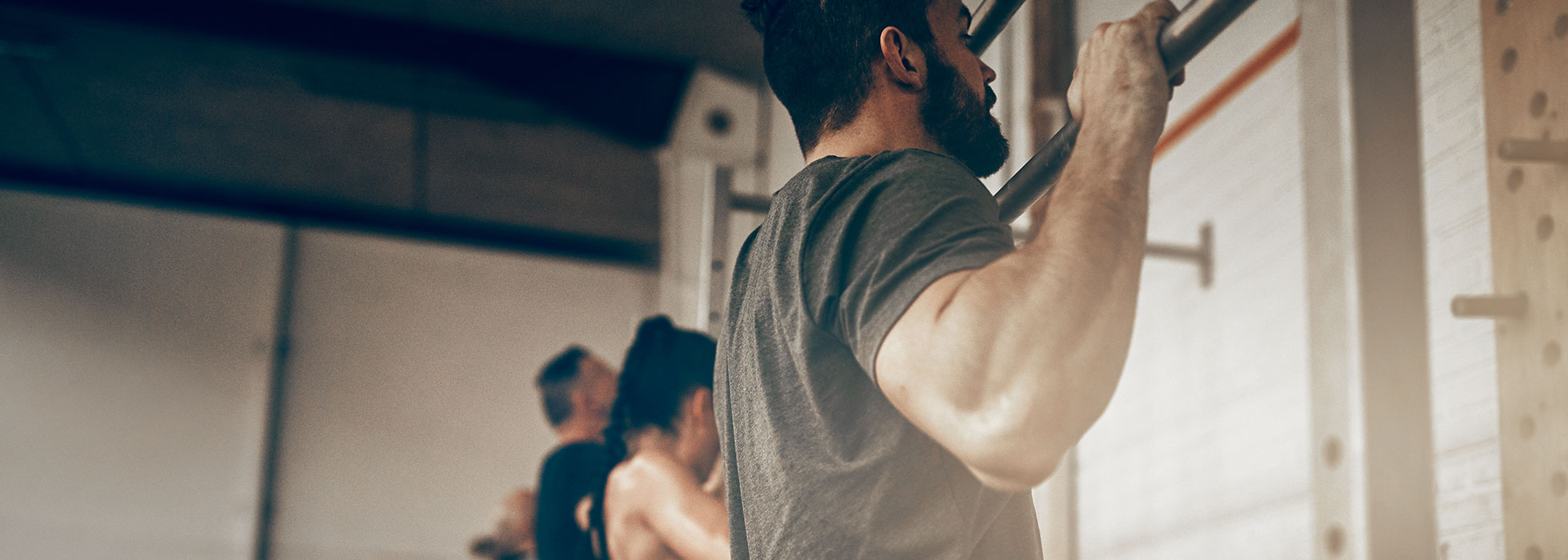 scust-gym-class-doing-pullups